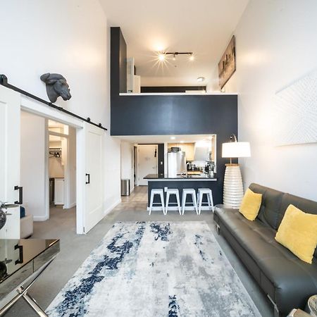 Modern Downtown Top Floor Penthouse With Bay Views Seattle Eksteriør billede