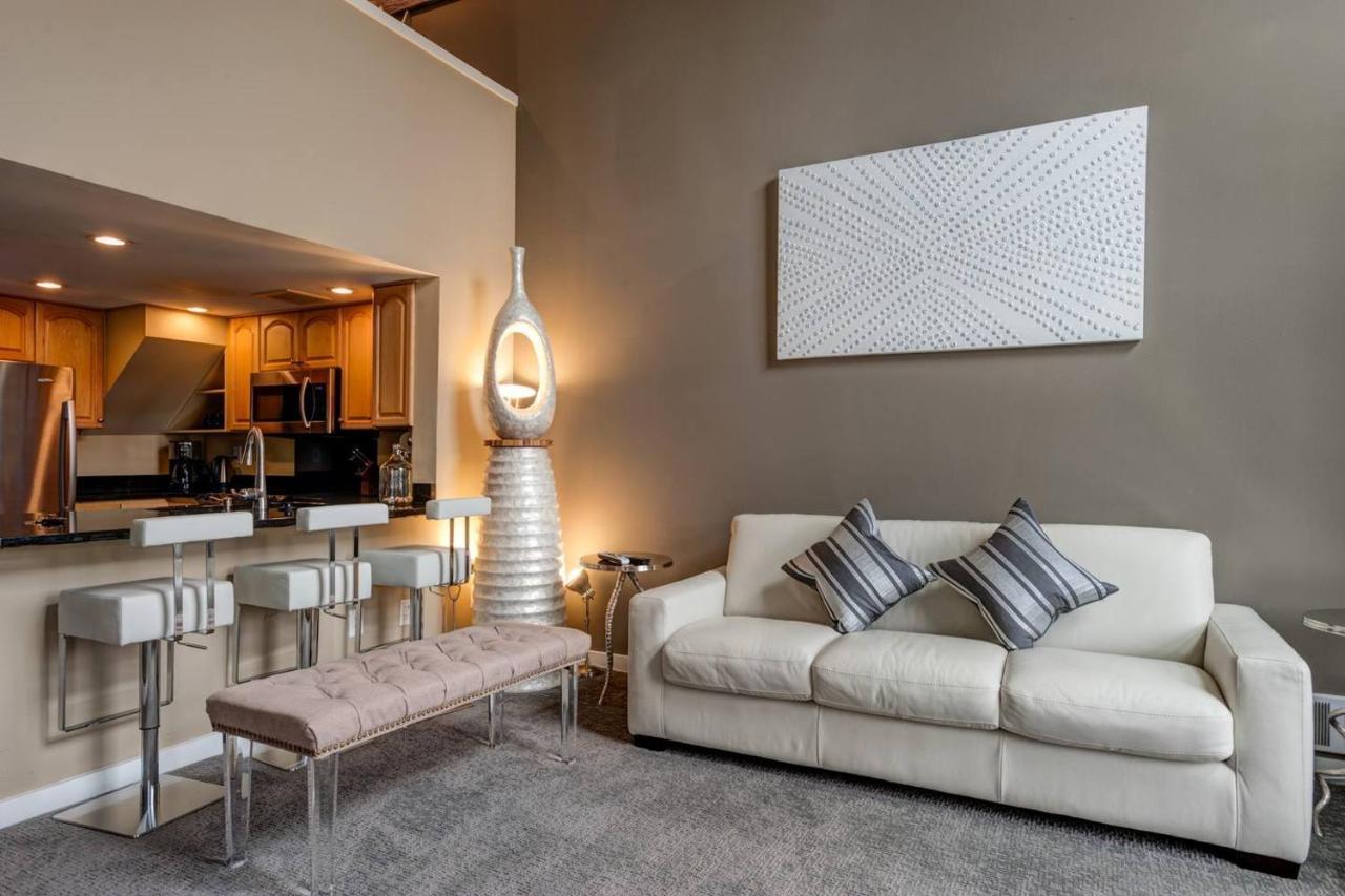Modern Downtown Top Floor Penthouse With Bay Views Seattle Eksteriør billede