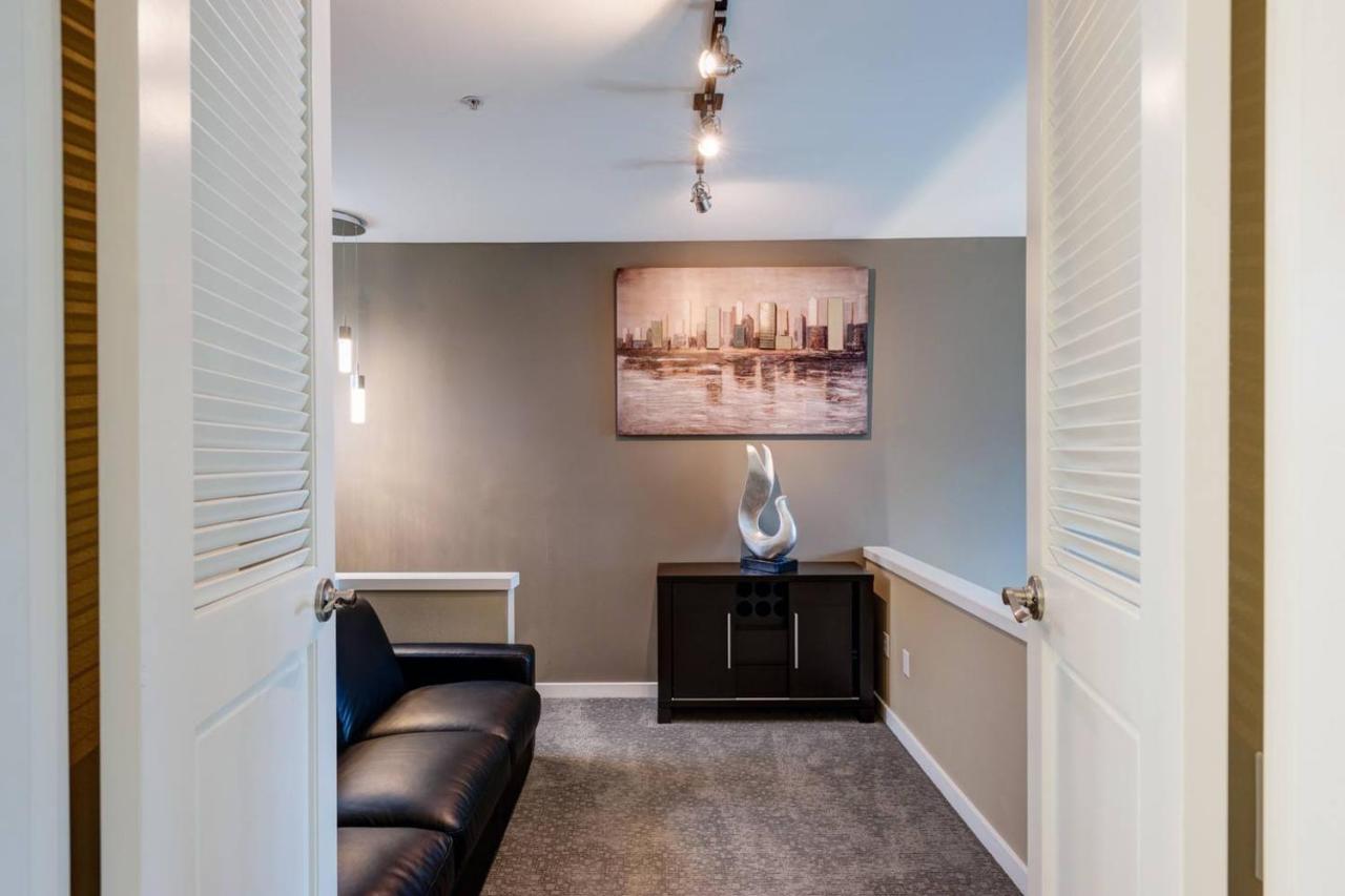 Modern Downtown Top Floor Penthouse With Bay Views Seattle Eksteriør billede